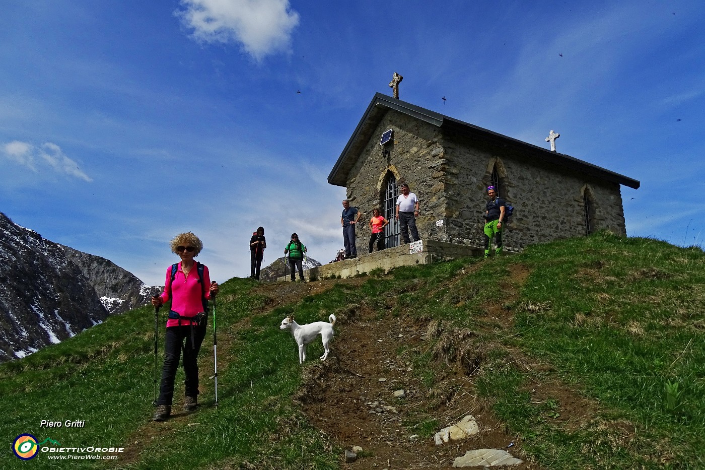 16 Chiesetta (1821 m) al Passo della Manina .JPG -                                